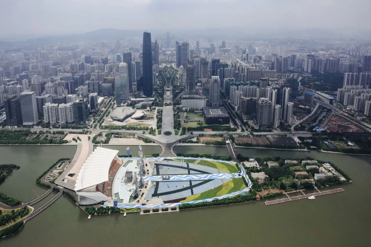 重庆教室照明改造趋势：学校如何选择达标护眼黑板灯