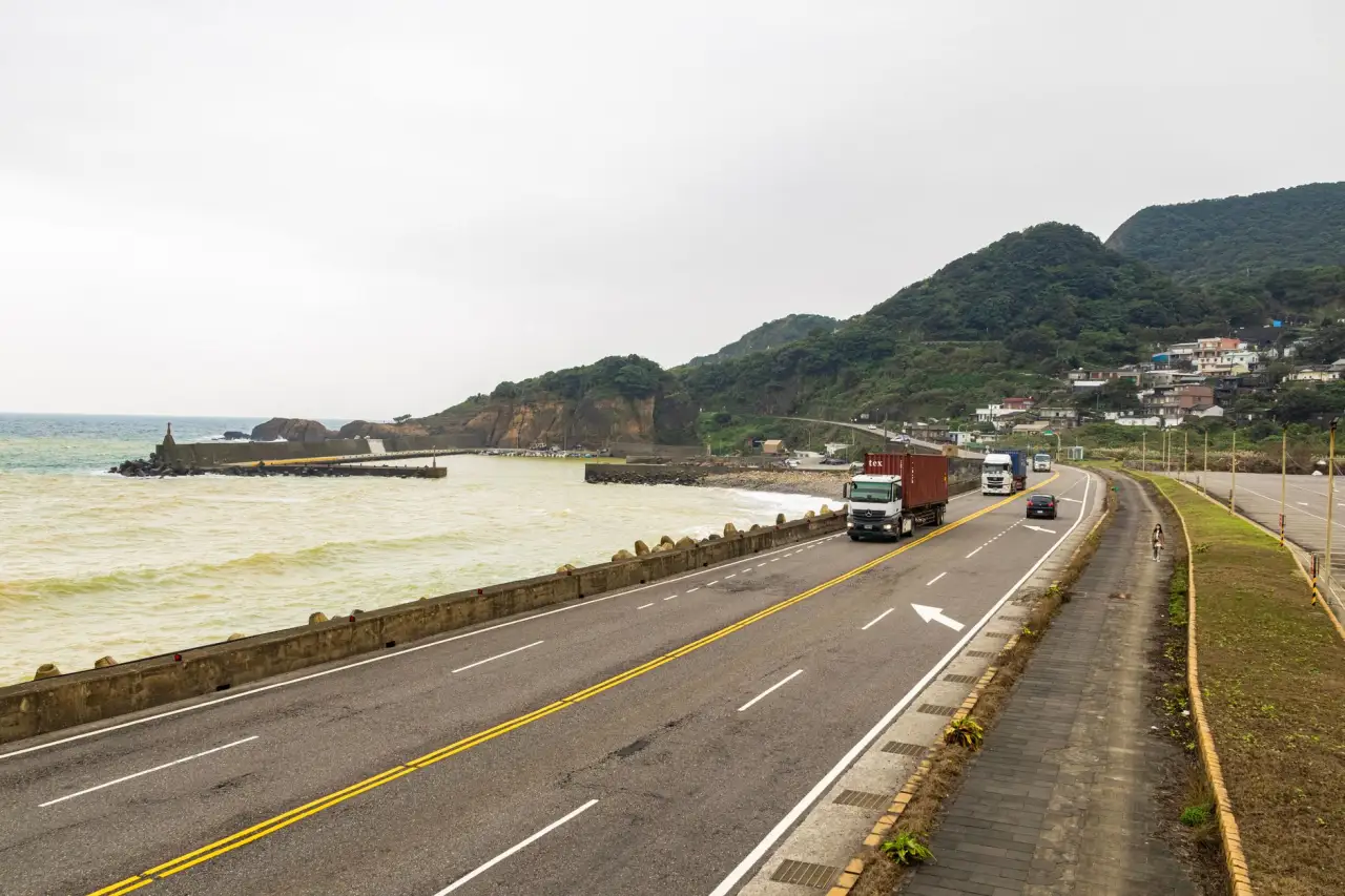 重庆道之源教室护眼灯与黑板灯技术优势详解