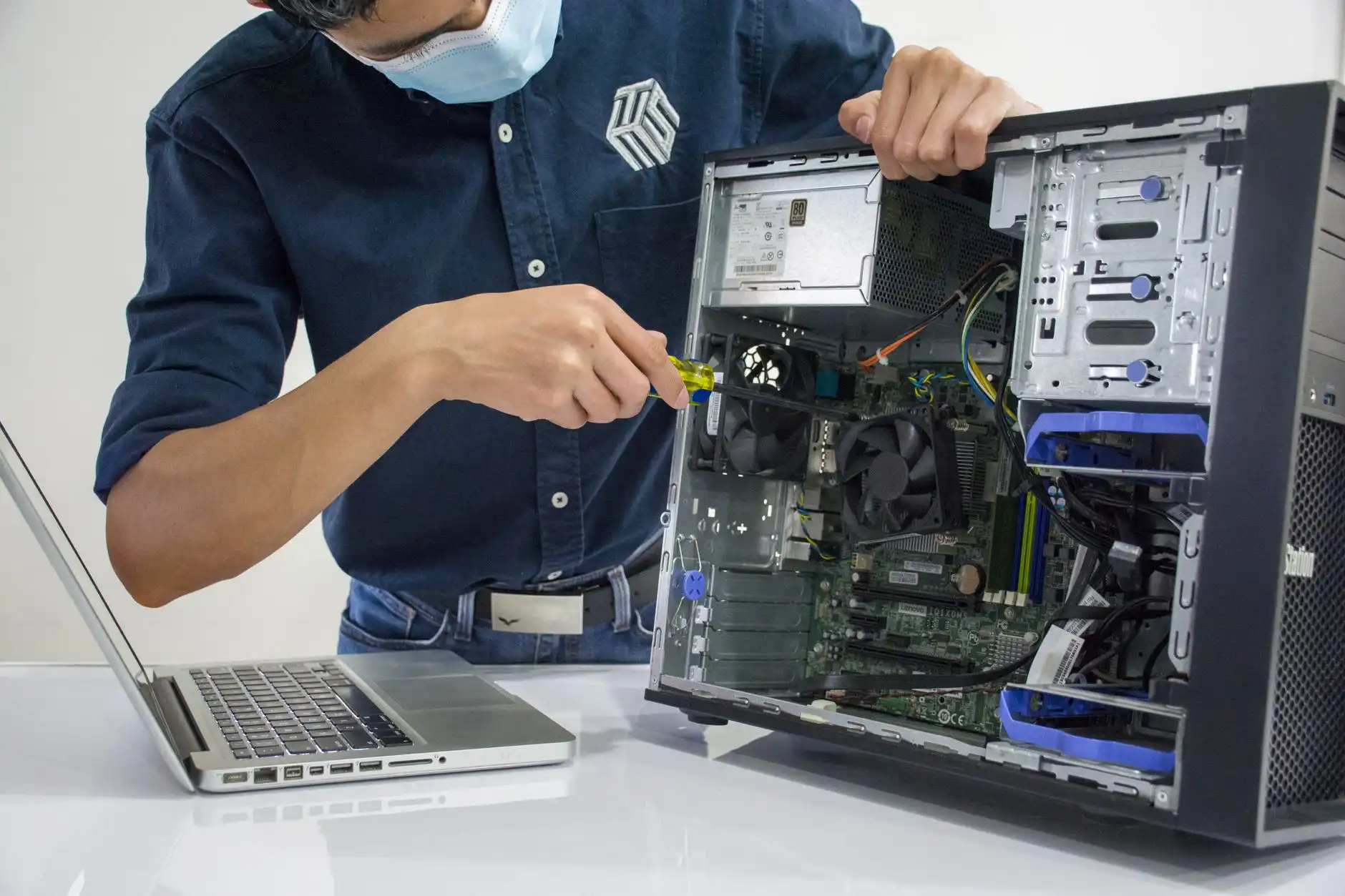 教室照明与黑板灯技术对比：道之源无影灯提升教学照明质量